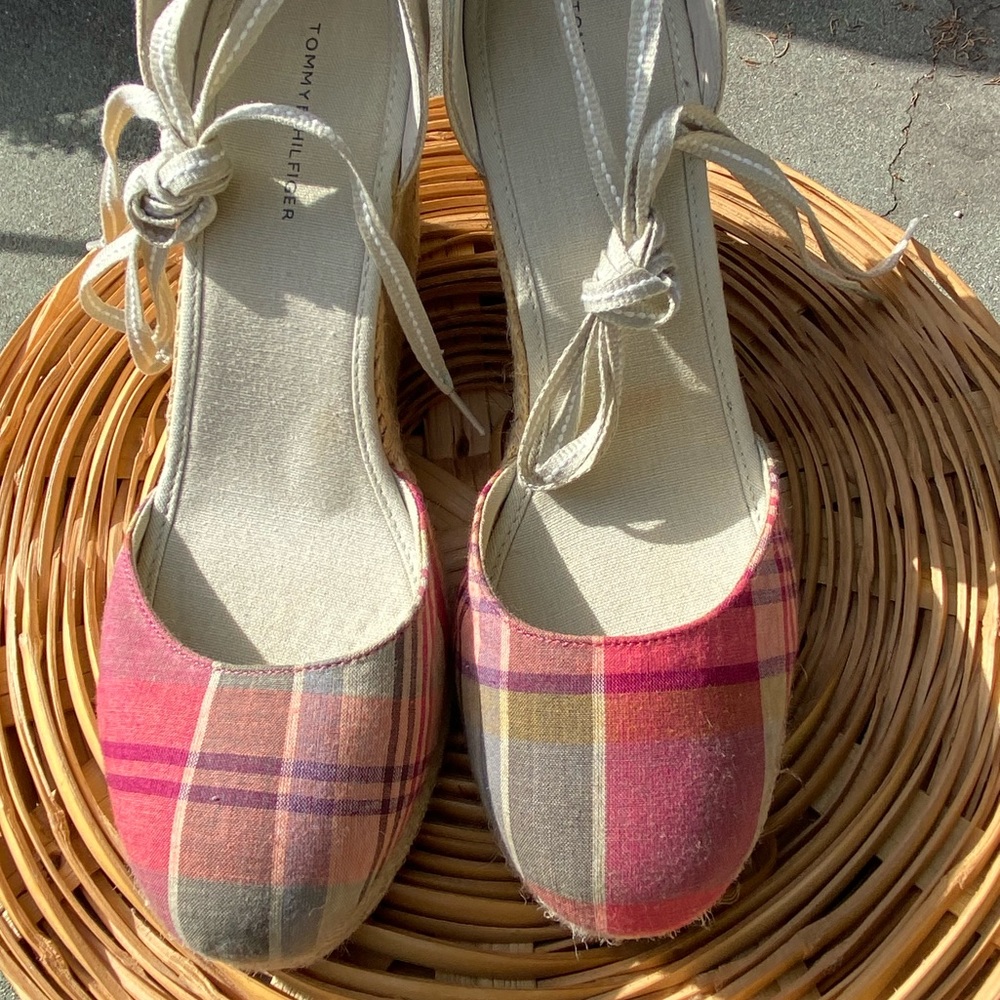 Tommy Hilfiger Jade espadrille wedge, size 9